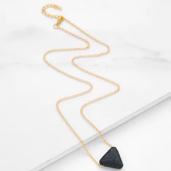 Triangle necklace - Picture 1 of 3
